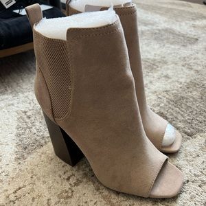 Qupid Suede Stitch Trim Zip-Up Booties